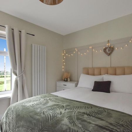 A Spacious Home From Home With Spectacular Views 海伍德 外观 照片